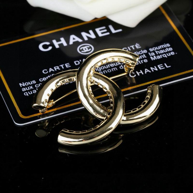 Chanel Brooch 04yxs34